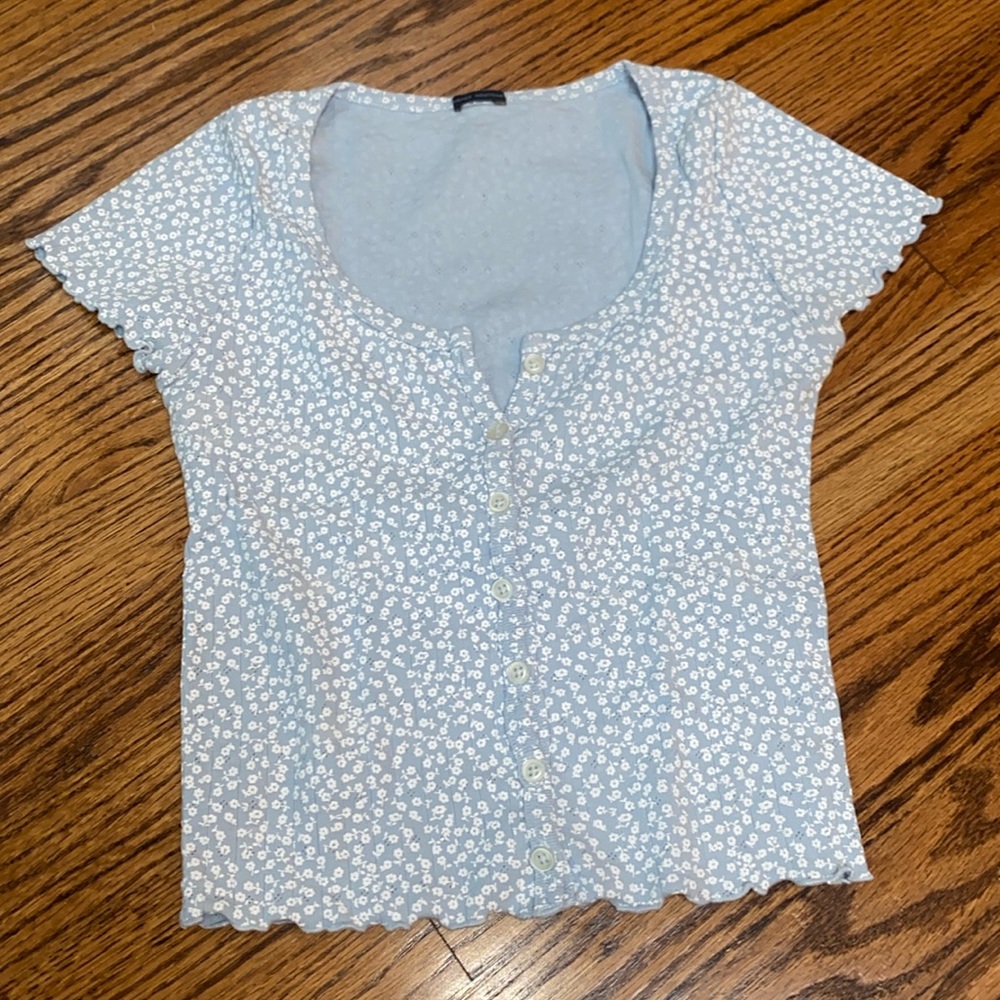 Brandy Melville floral short sleeve top
